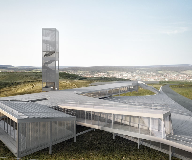 O edifício-sede abrange o programa educacional, administração e restaurante. O anfiteatro ecumênico ao fundo se abre para a cidade.